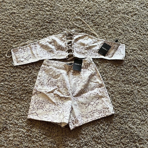 Forever 21 snake skin set. Size S - Picture 1 of 2